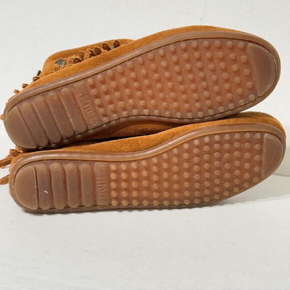 Minnetonka Womens Double Fringe Suede Studded Moccasin Boots Side Zip Sz 7 Tan - Picture 7 of 11